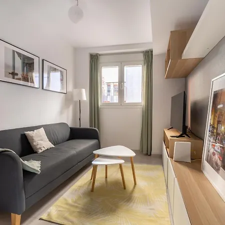 Ar3 - Piso 2 A 5 Minutos Del Pilar, Posibilidad De Parking No Incluido *